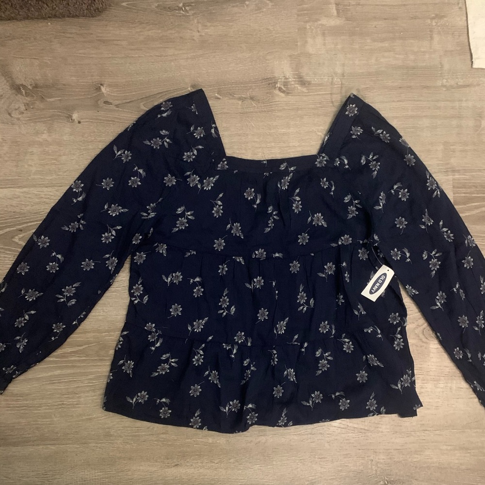 Cute square neck blouse, thin & breathable fabric